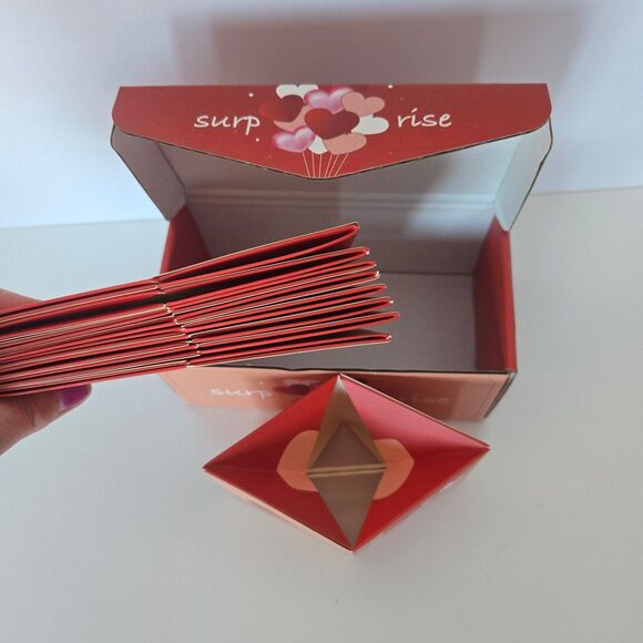Valentine Pop Up Gift Box - Picture 3 of 7